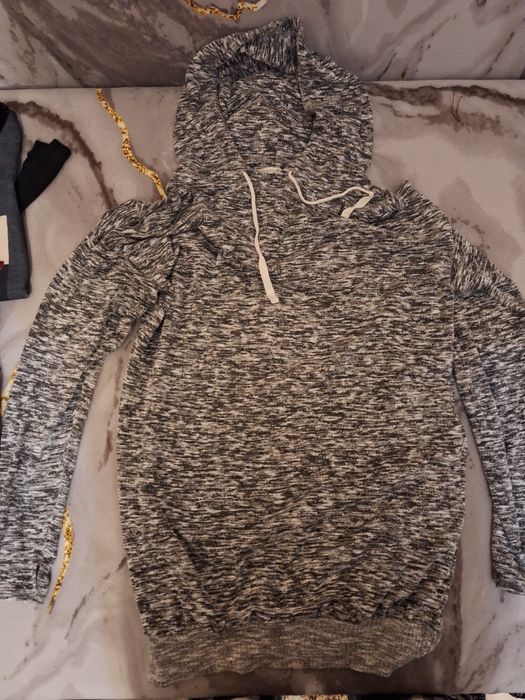 Дамски спортни дрехи и блузи  М