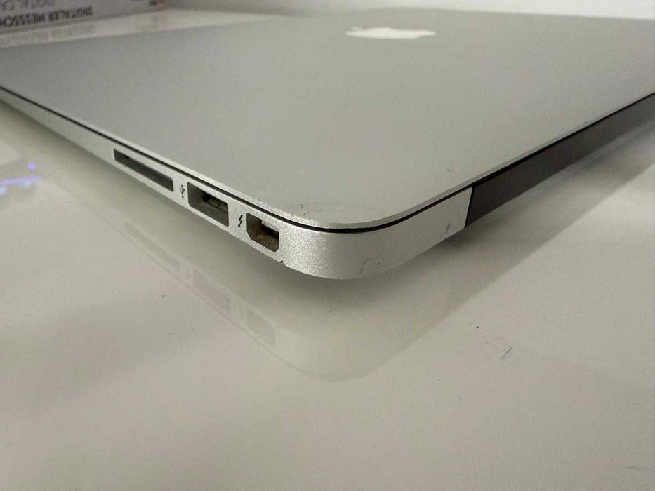 Macbook Air 13 inch i5 8GB DDR3 /256GB A1466 EMC 3178 (2017)