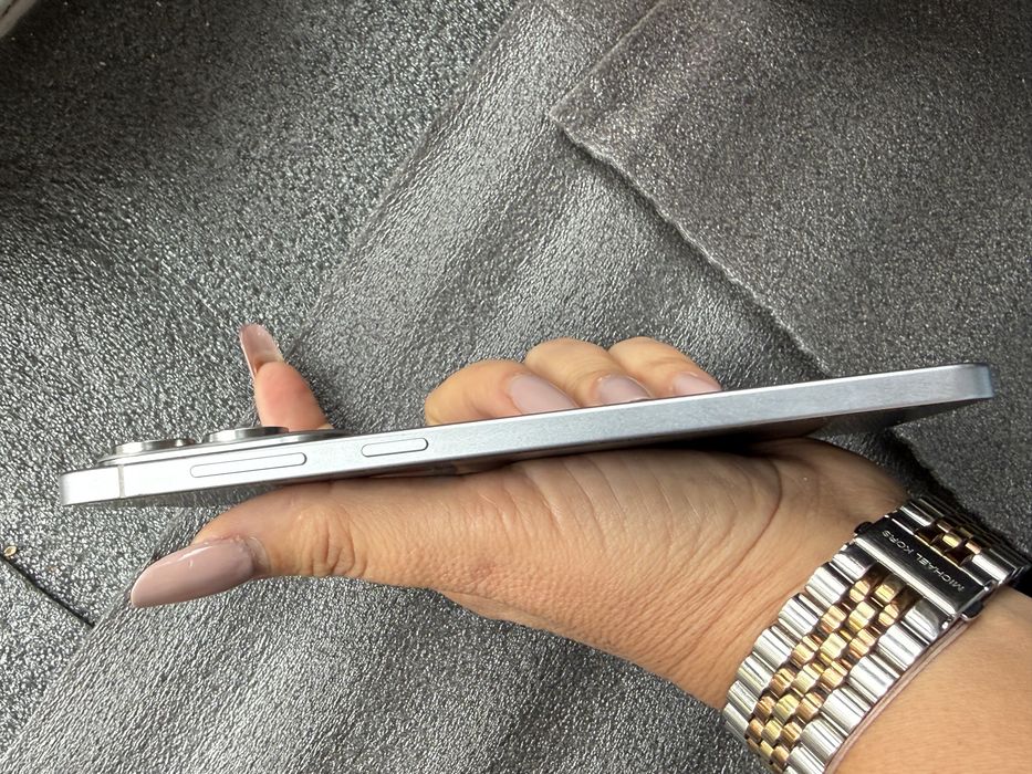 Samsung s25 edge 12 gb Ram /256gb