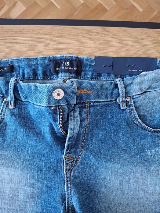 Нови дънкови панталонки LTB