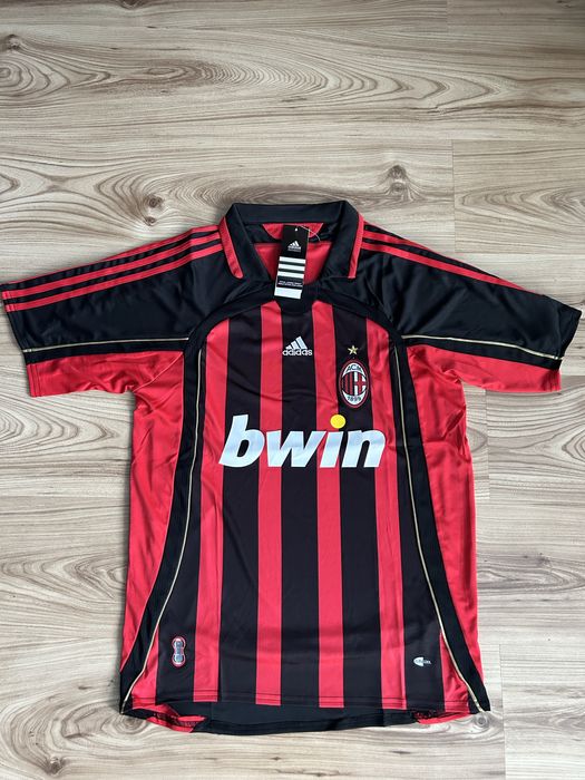 Футболни тениски – ТОП отбори | Нови, Ретро и Concept екипи