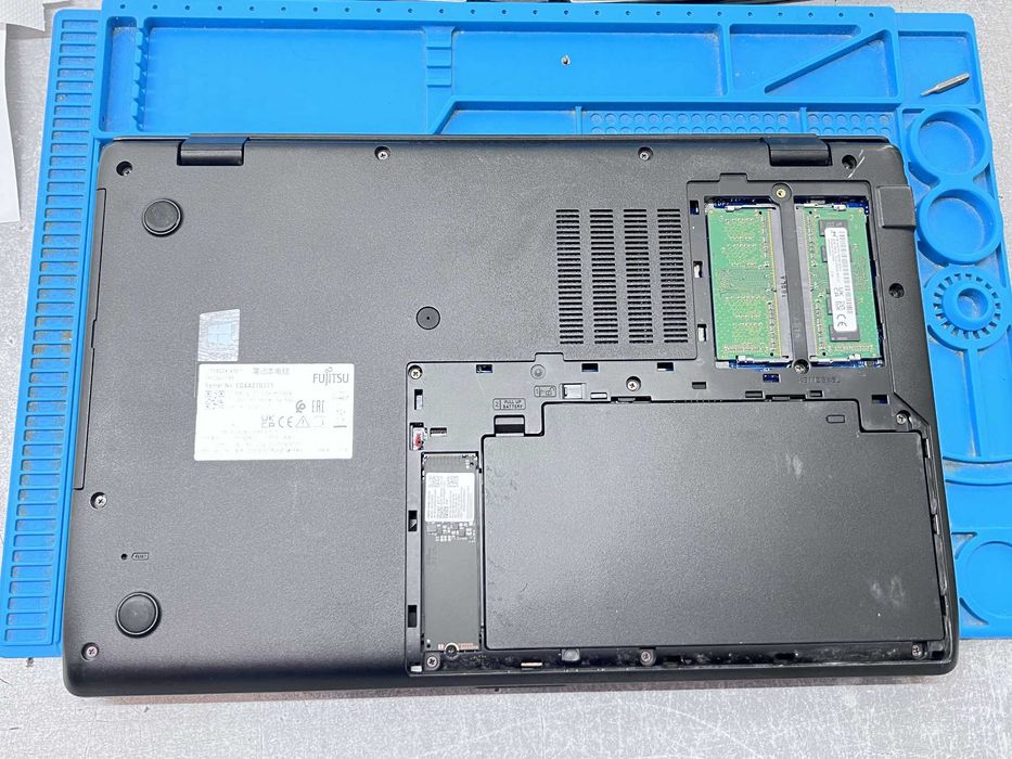 Fujitsu LIFEBOOK A3511 15.6" i3-1115G4 8GB 260GB бизнес клас Гаранция