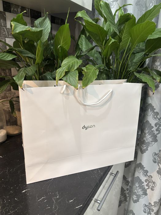 Подарочные пакеты Dyson