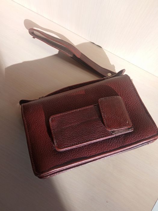 Кожаная барсетка в отличном состоянии