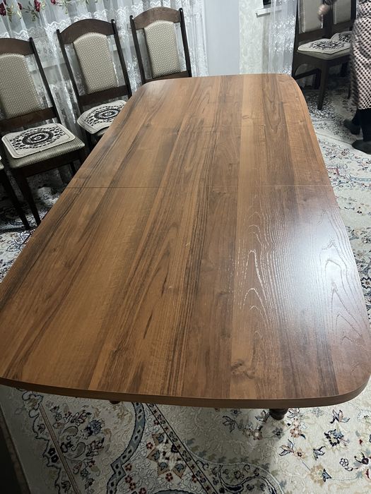 Продам гостинный стол материал дуб