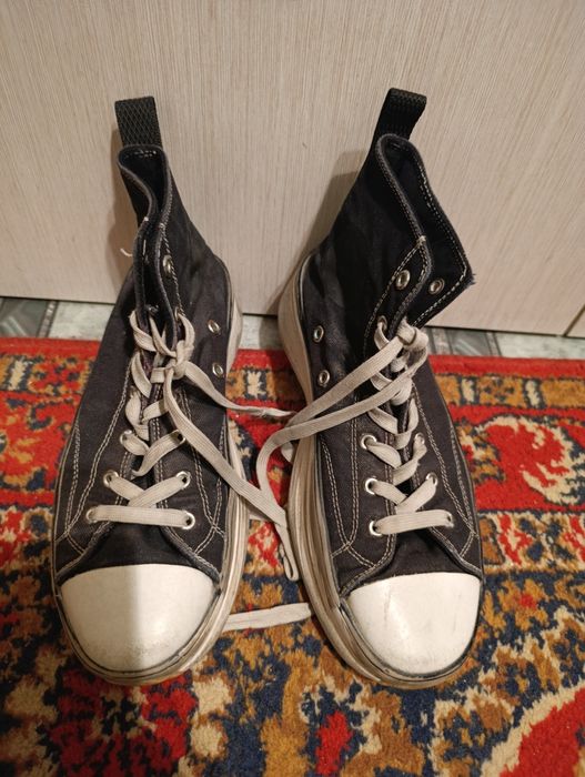 Продам  конверсы в хорошем состоянии