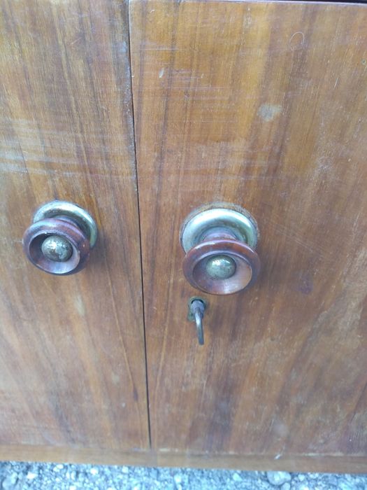 Ретро  шкаф ,стъклена витрина .