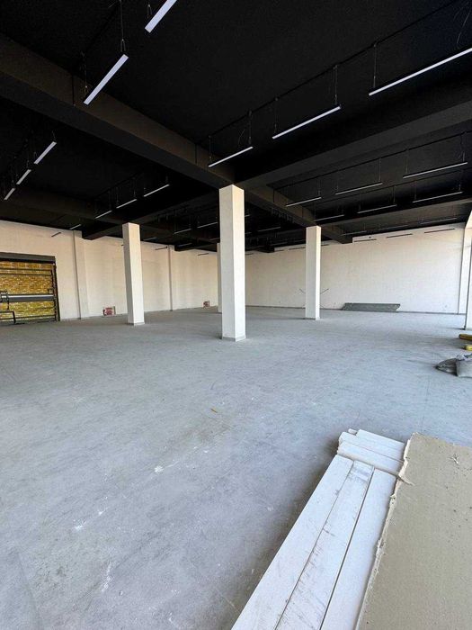 Сдаётся здание под шоурум, автосалон, первая линия, Рысовий