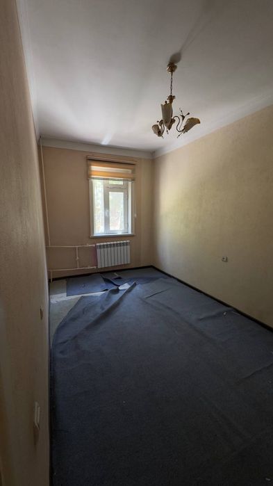 Новза (Хамза) метро Корзикани олдидаги 1-домда 4 хонали квартира сотил