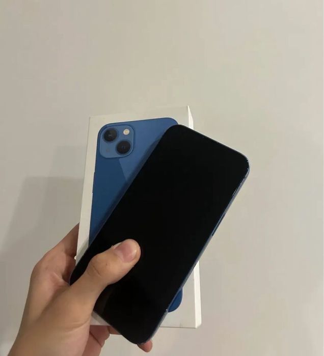 iPhone 13 темно-синий