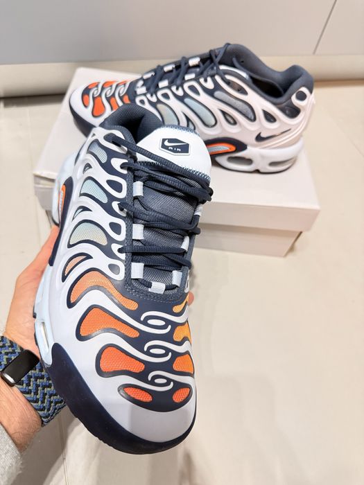 Nike Air Max Plus Drift Football Grey