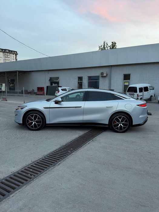 BYD Han L. AWD 3-pozitsia. Zeekir 001. Malibu xl. Kushandasi.
