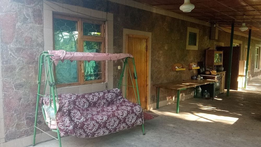 Продаётся участок земли 12 соток в Зангиотинском районе с двумя домами