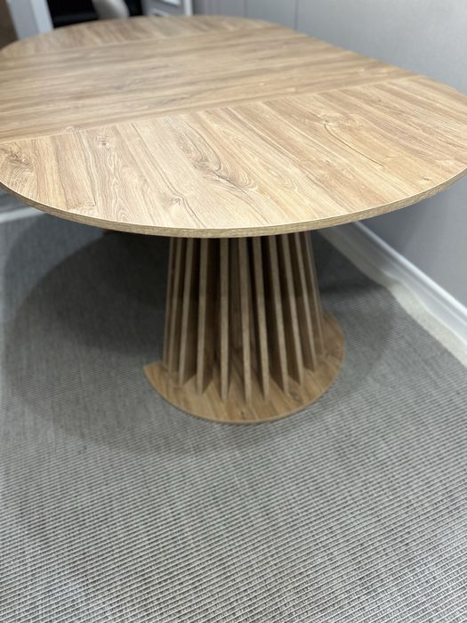 Стол обеденный. Раздвижной