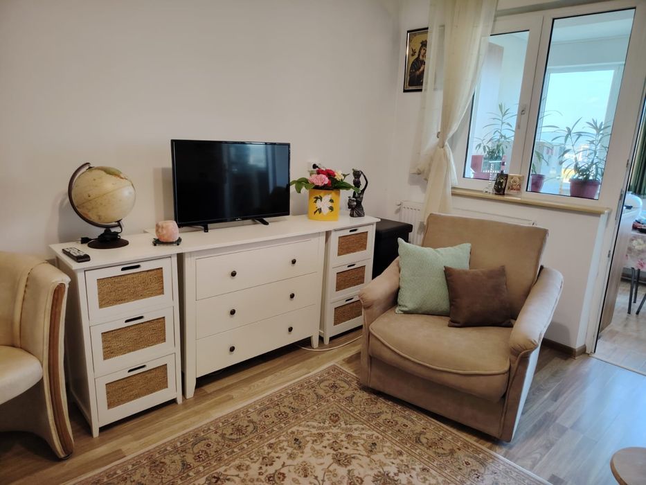 Garsoniera de vânzare