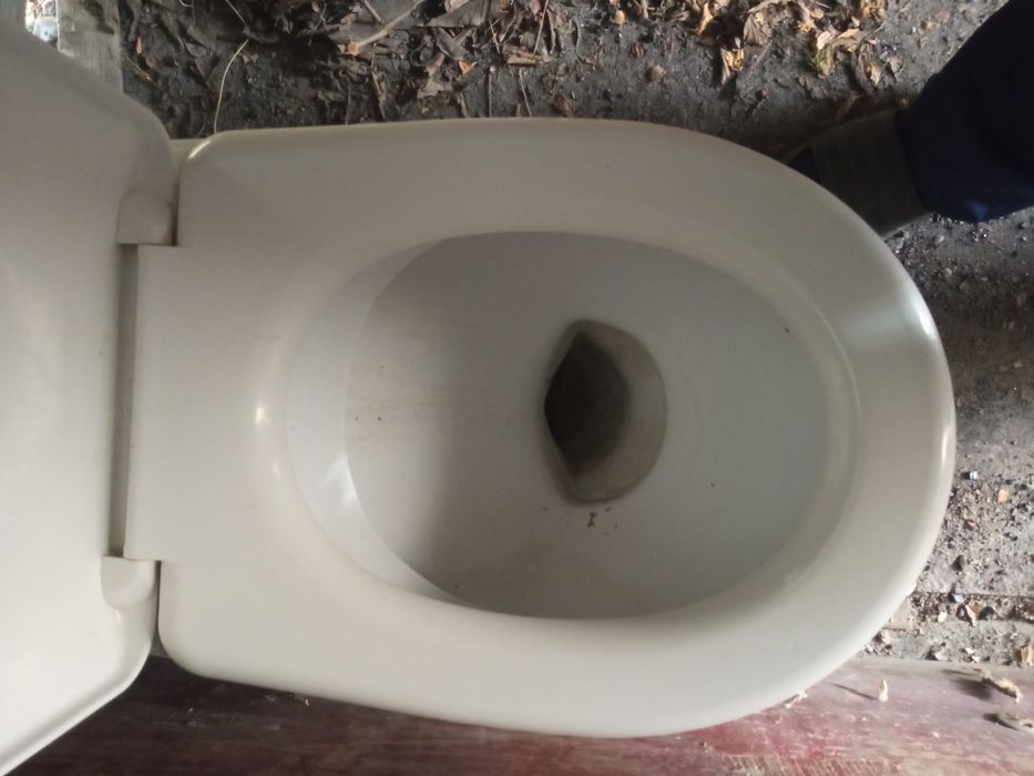 Унитаз в отличном состоянии.