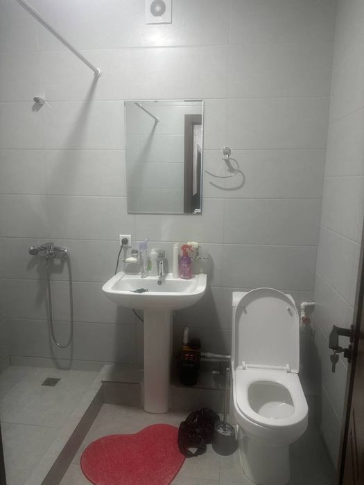 1 хонали уй ижарага берилади