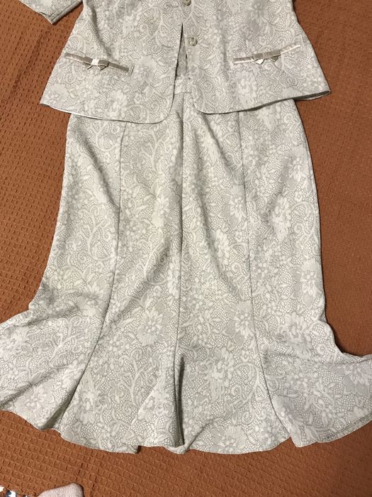 Продам женский костюм и платье