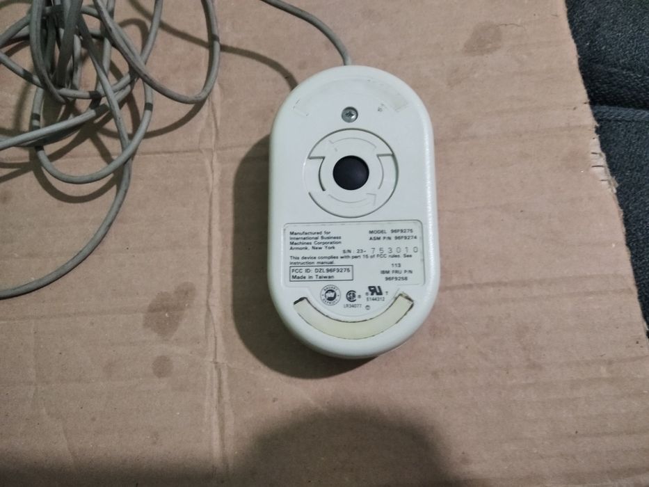 Mouse vintage IBM serial. Este perfect funcțional