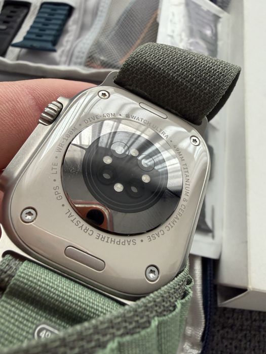 Apple Watch Ultra 2022 GPS, cellular, titanium 49mm, 10/10 + multe accesorii