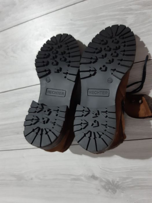 Bocanci iarna Daniel Hechter