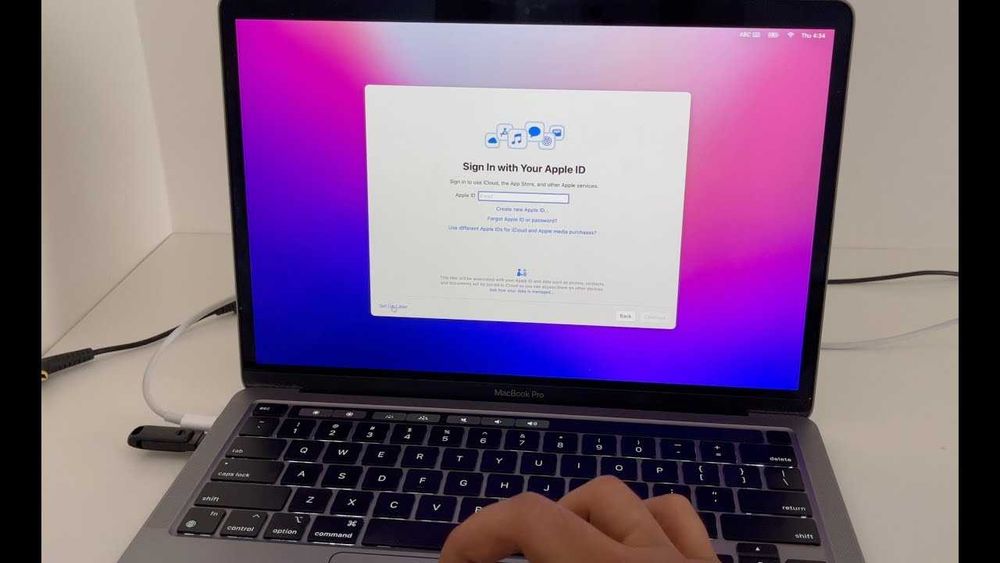 Zapchastga icloudga tushgan Macbook Pro M1 13 inch