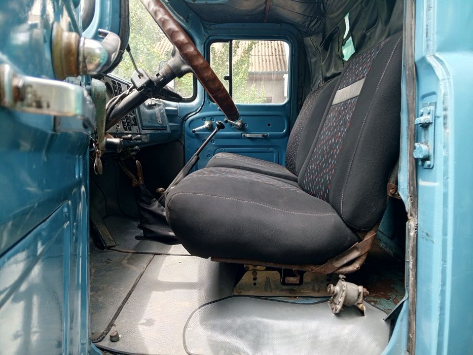 Zil 130 srochni sotiladi