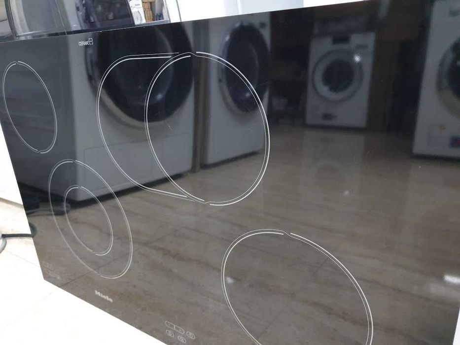 Miele KM552 - Керамичен Плот Котлони 4 зони за Вграждане Миеле