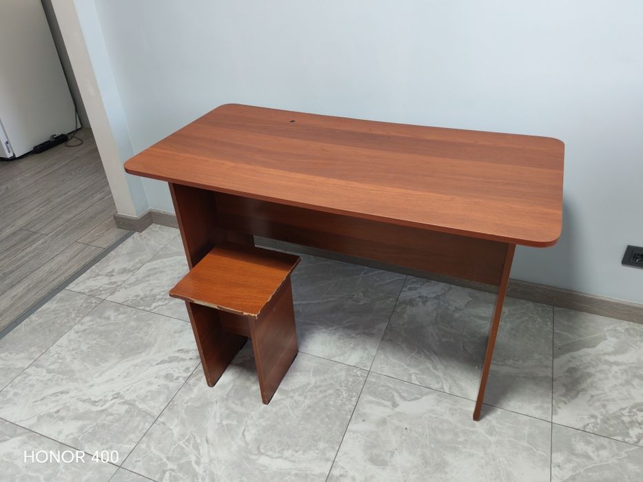 Продам стол со стулом