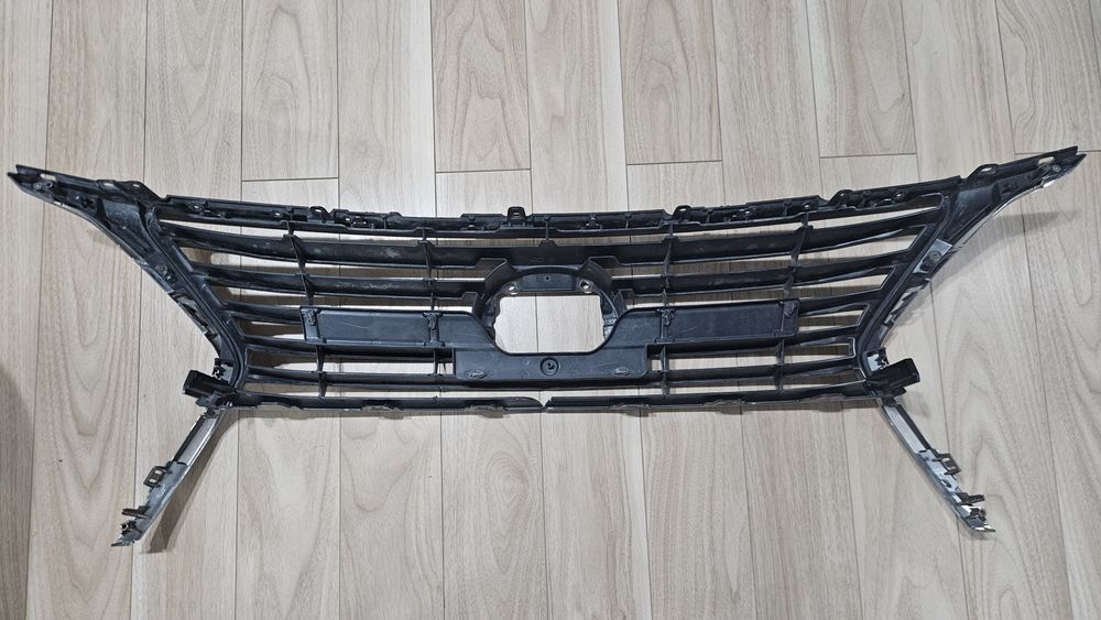 Прдам решётку радиатора