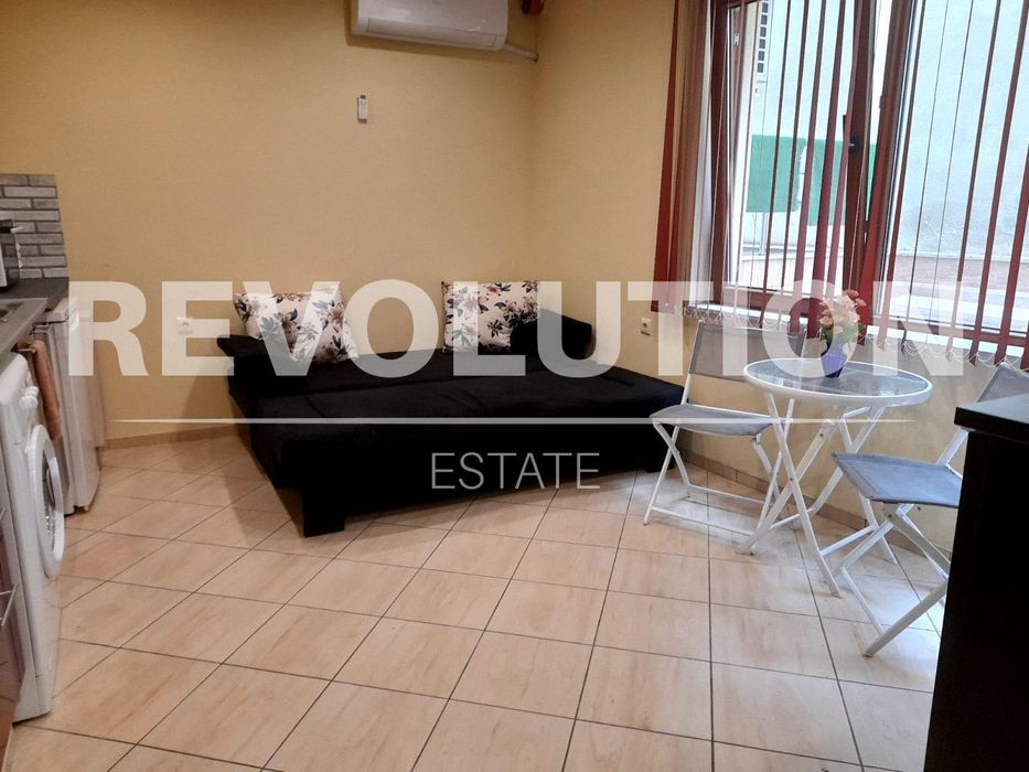 Дава се под наем Едностаен апартамент в Варна, Център - 40 кв.м за 475 € - Снимка #3