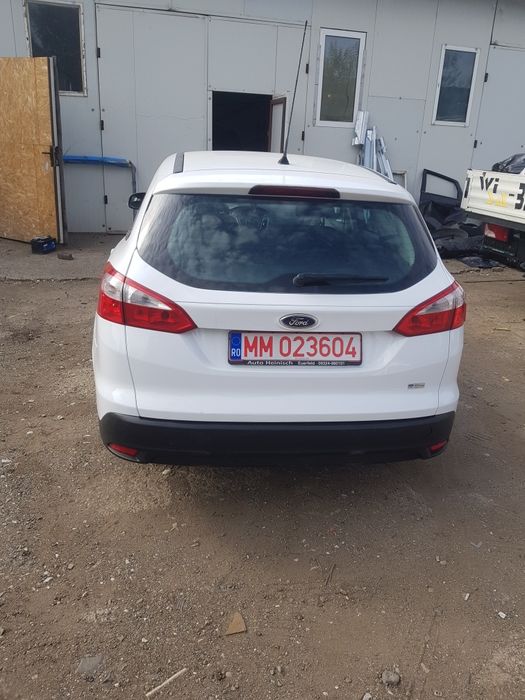 FORD Focus 2011 — imagine 5