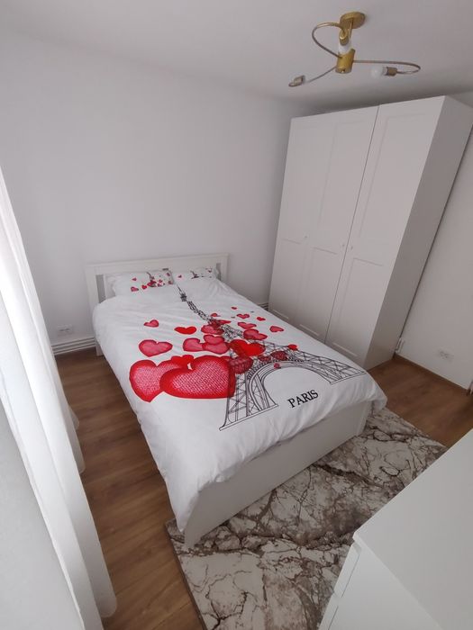 Închiriez apartament doua camere