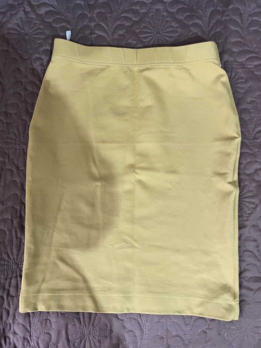 Жълта пола Daphne