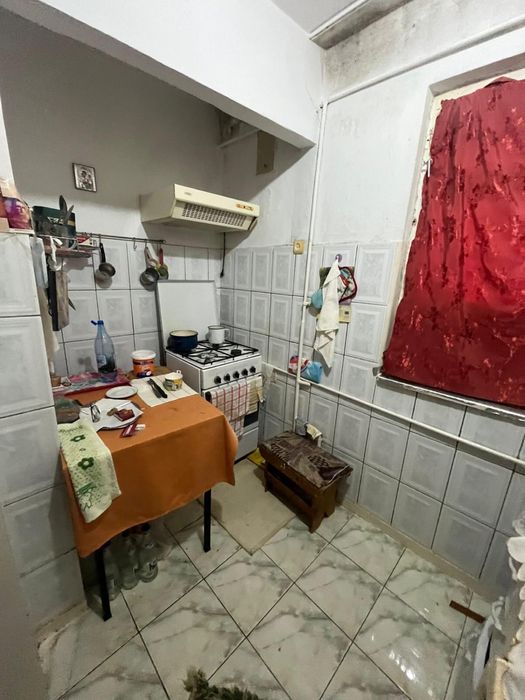 Apartament 3 camere decomandat etaj 4/4, zona vest, bloc fara risc seismic