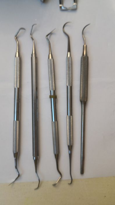 Помощтна метална маса