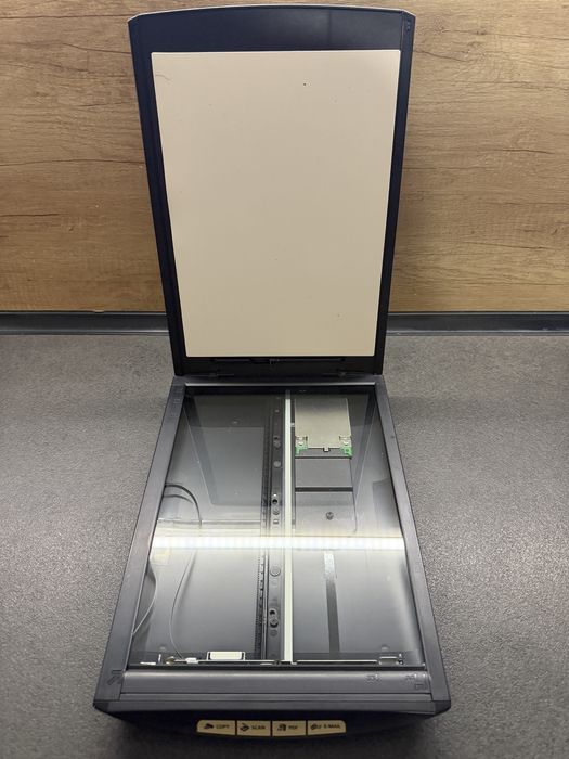 Скенер Canon CanoScan Lide 100
