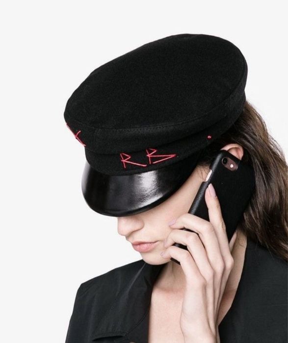 Дамска шапка Ruslan Baginskiy