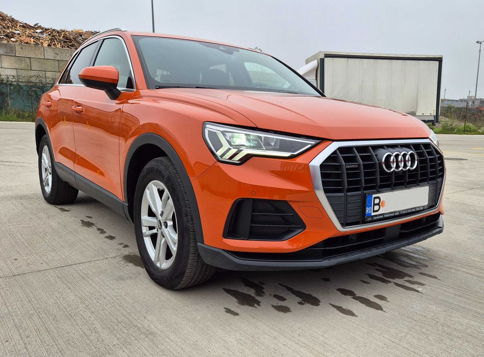 Vand Audi Q3 2.0 35 TDI quattro S tronic S Line 2021 unic proprietar.