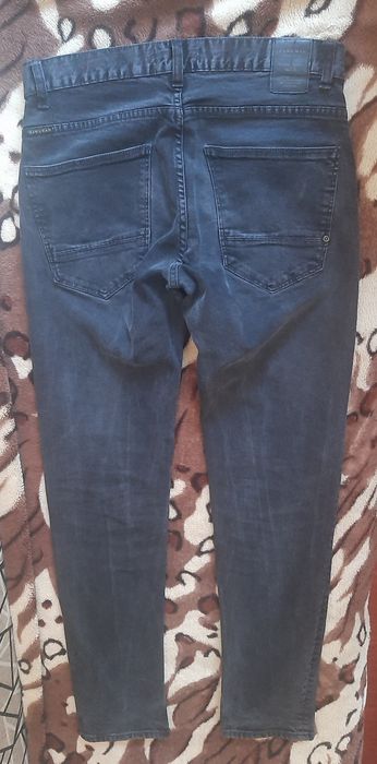 Blugi diferite modele
