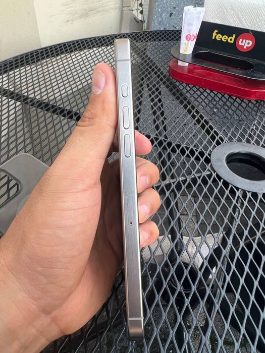 Iphone 15 pro max Natural