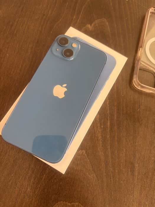 ПРОДАВАМ İphone 13