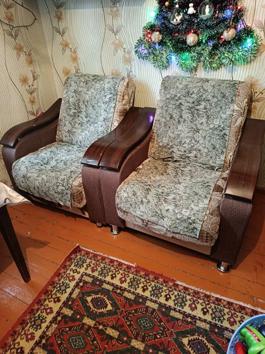 Продам 2 кресла  состояние хорошее