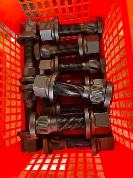 Шпилька колеса HOWO SHACMAN