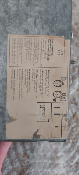 Blaupunkt Mainz 26 este un radio auto clasic (vintage) cu casetofon