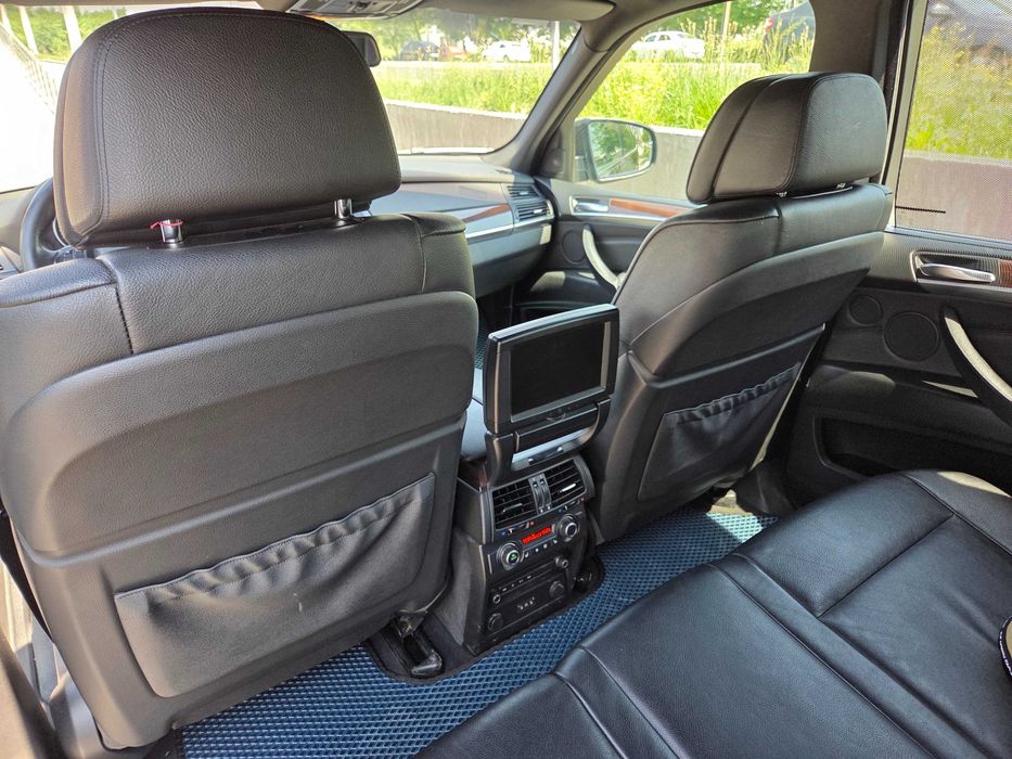 BMW X5 (E70) 4.8i — Легендарная мощь в идеальном состоянии!