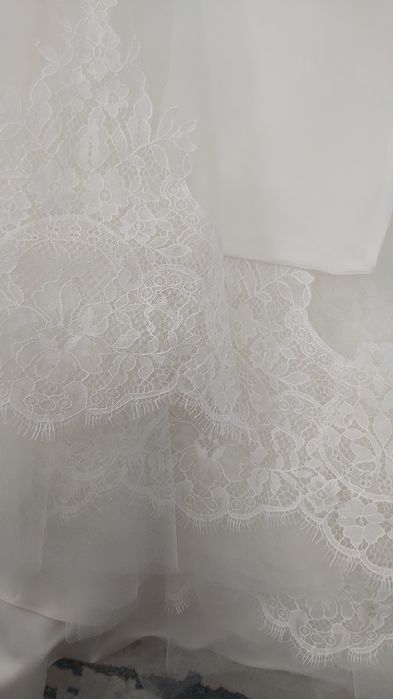 Свадебное платье на худенькую девушку.