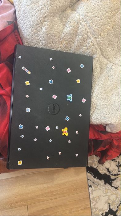 Vand laptop dell nu are nicio problema are tot facut la el