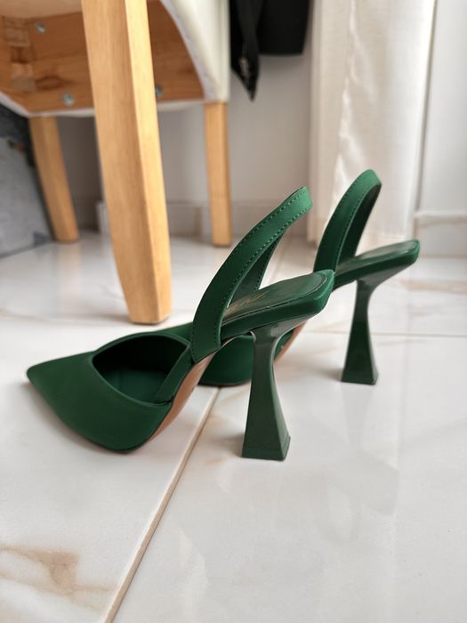 Зелени сатенени токчета сандали Zara