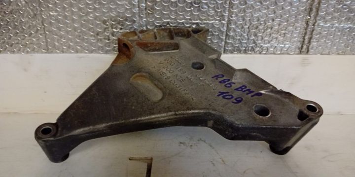 Suport motor 03G199207F Volkswagen VW Passat B6 seria